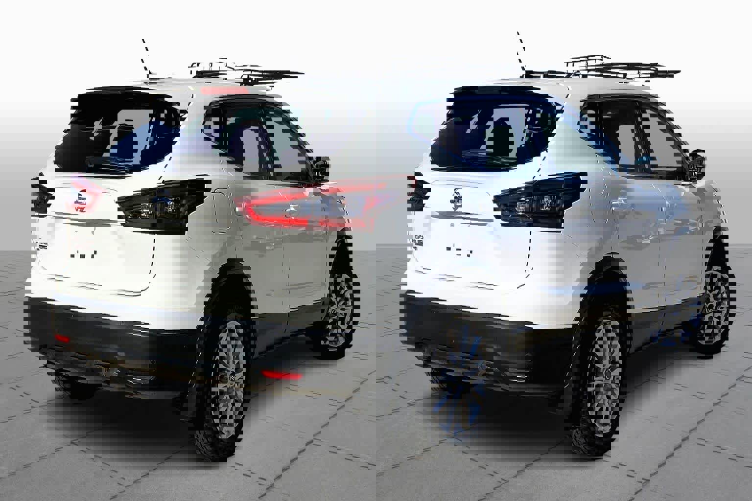 Used 2022 Nissan Rogue Sport S image 12