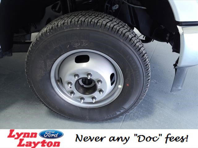 Used 2024 Ford F350 XL w/ Snow Plow Prep Package image 9