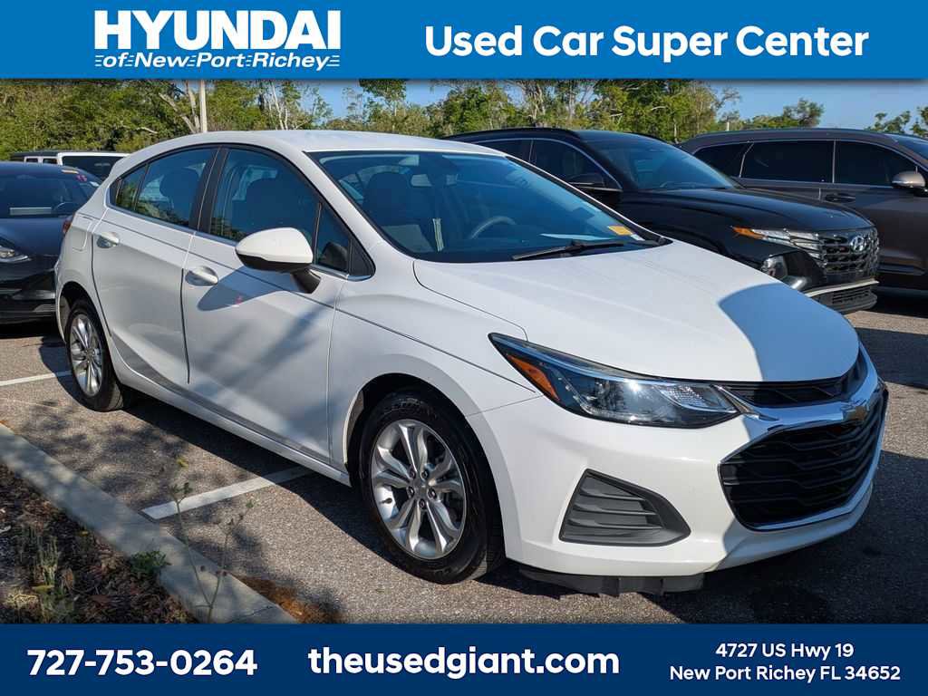 Used 2019 Chevrolet Cruze LT w/ Convenience Package image 4