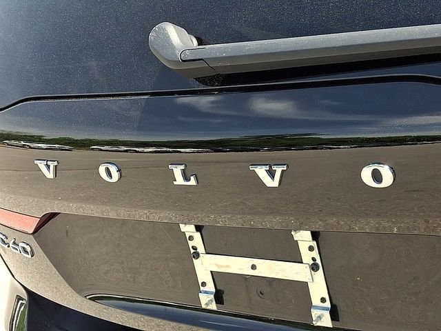Used 2023 Volvo XC60 B5 Plus image 35