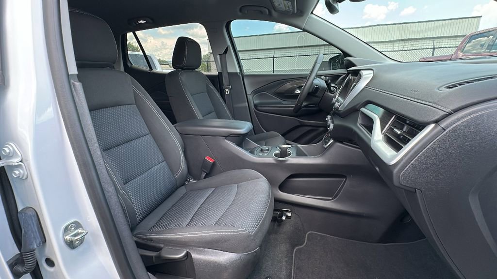 Used 2023 GMC Terrain SLE w/ Driver Convenience Package image 15