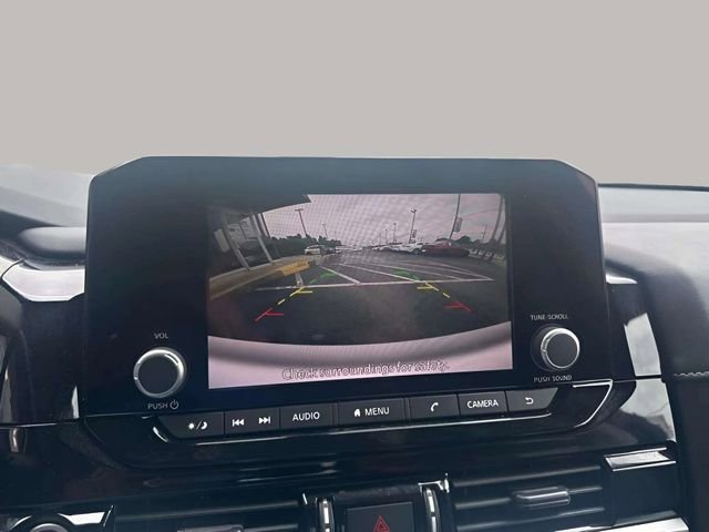 Used 2024 Nissan Pathfinder SV FWD image 8