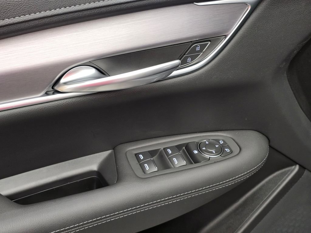 New 2025 Cadillac XT5 Luxury image 22