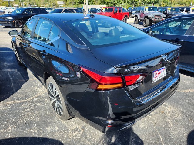 Used 2021 Nissan Altima 2.5 SR w/ SR Premium Package image 4