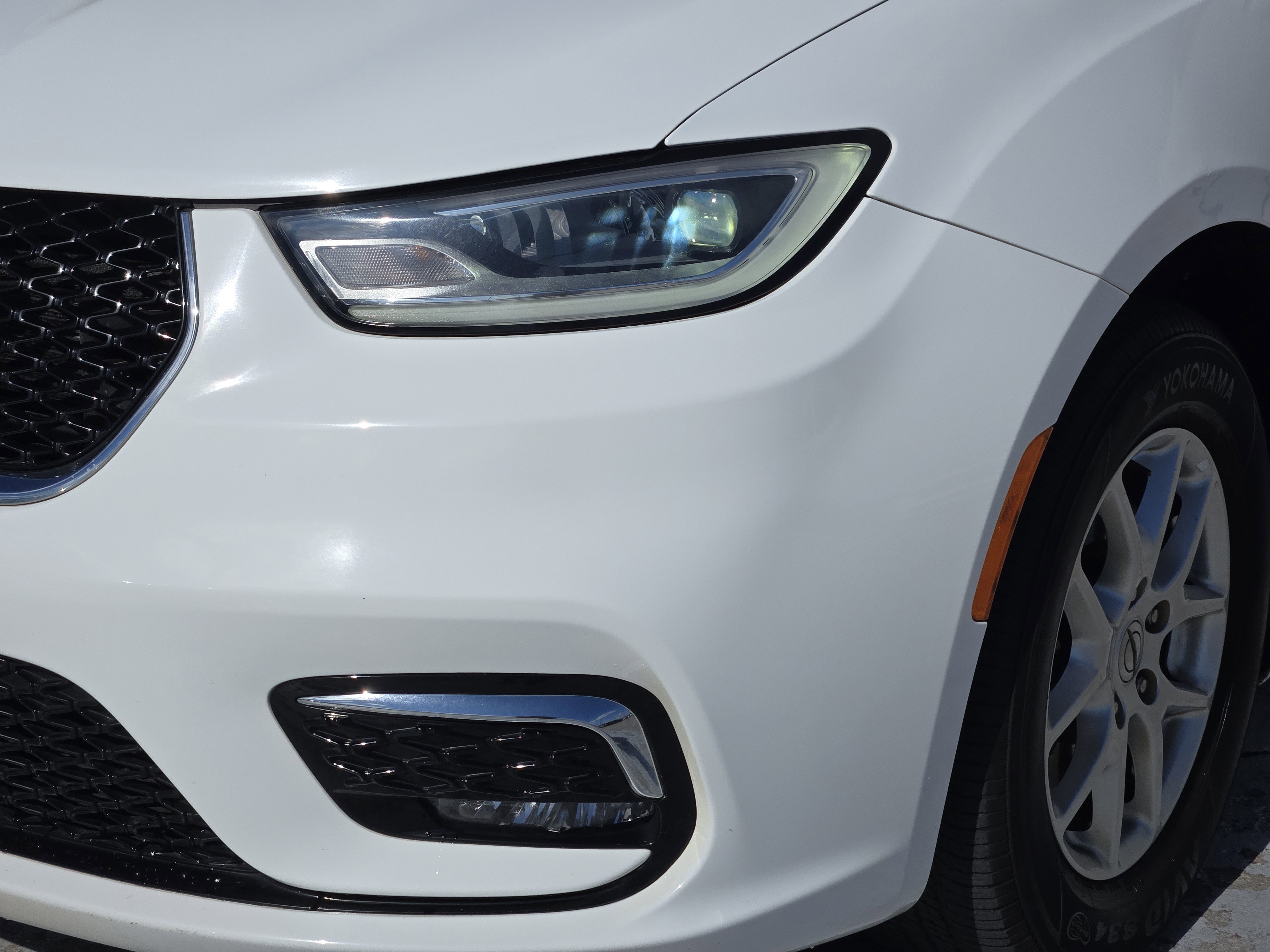 Used 2022 Chrysler Pacifica Touring-L FWD image 11