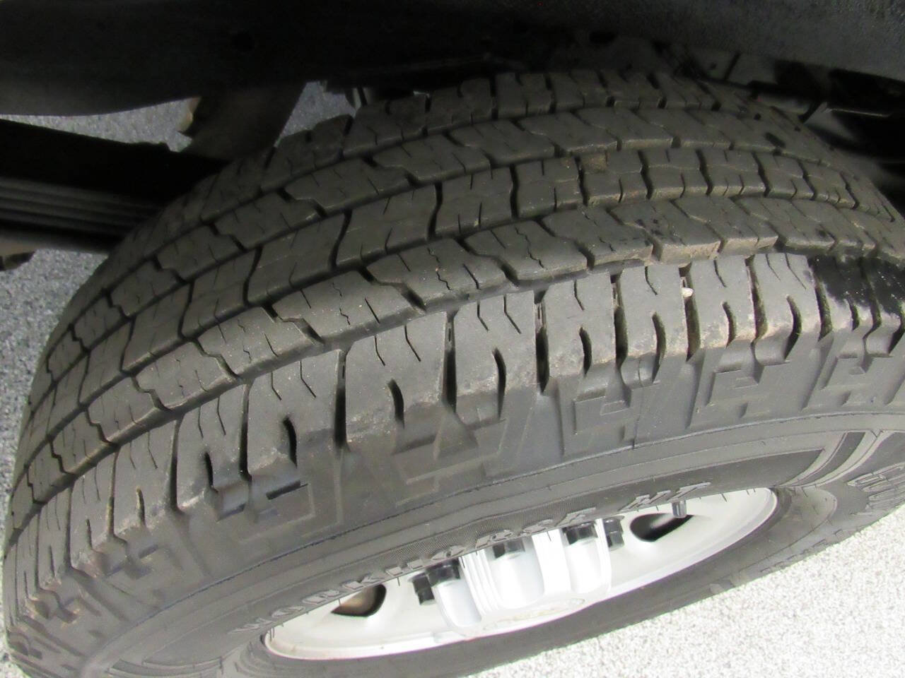 Used 2020 Chevrolet Express 3500 w/ Driver Convenience Package image 29