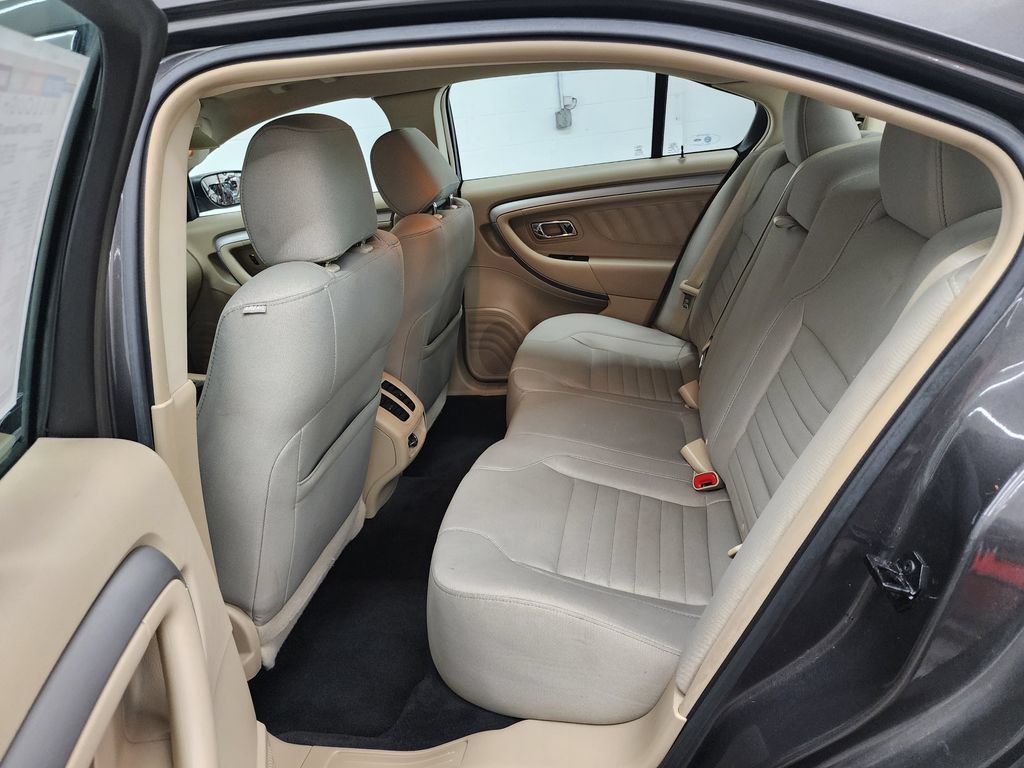 Used 2017 Ford Taurus SE FWD image 24
