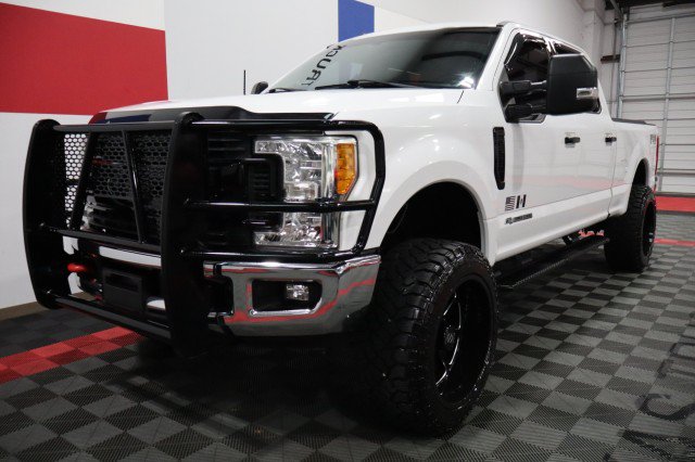 Used 2017 Ford F250 XLT w/ XLT Premium Package AWD/4WD image 3