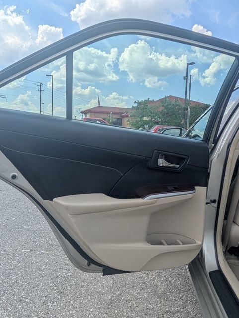 Used 2013 Toyota Camry XLE image 14