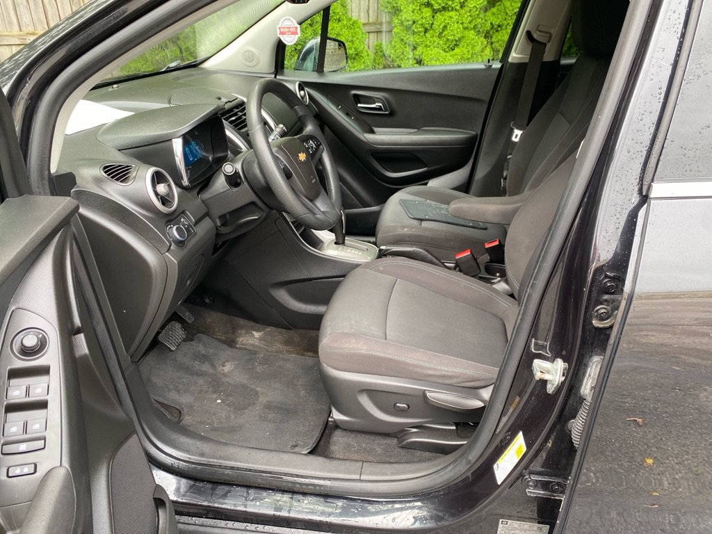 Used 2016 Chevrolet Trax LT w/ LPO, Cargo Package FWD image 9