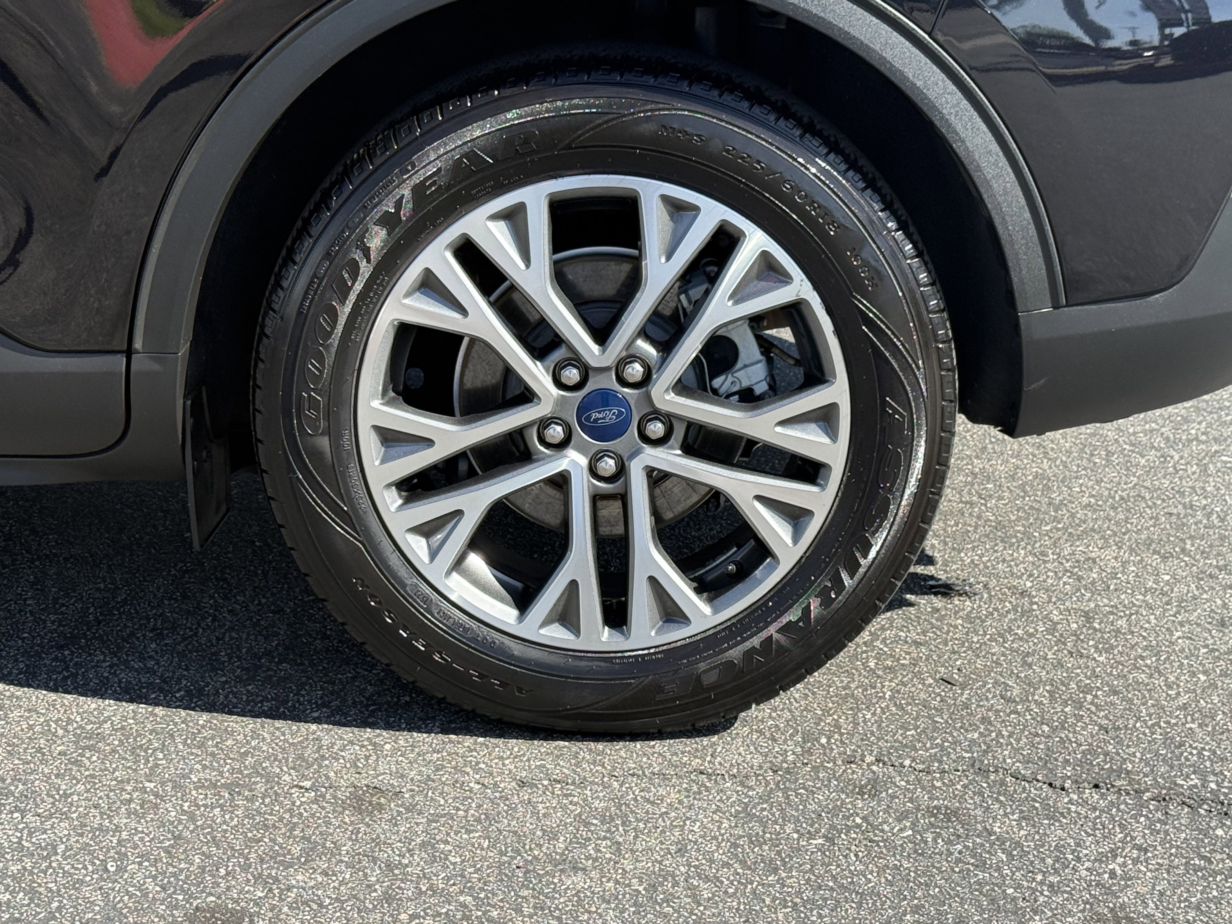 Used 2022 Ford Escape SEL w/ Technology Package image 11