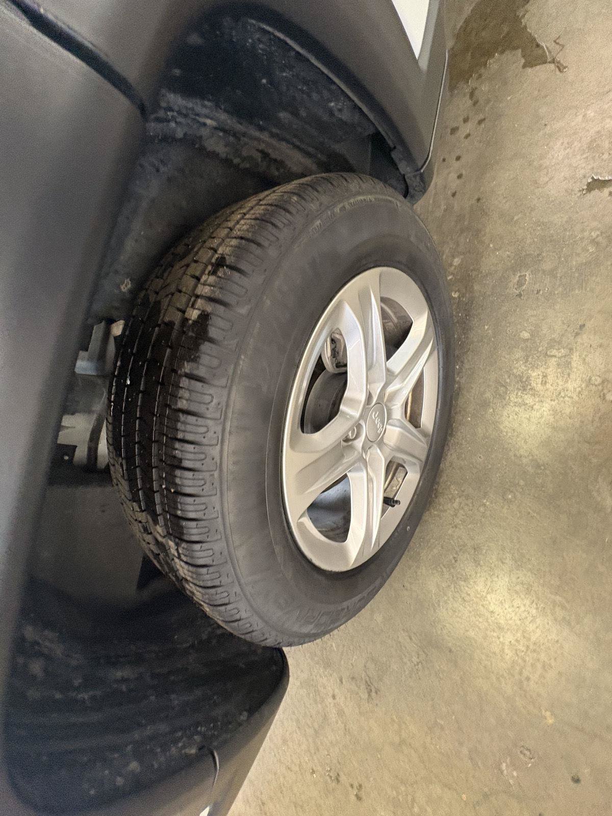 Used 2024 Jeep Compass Latitude AWD/4WD image 13