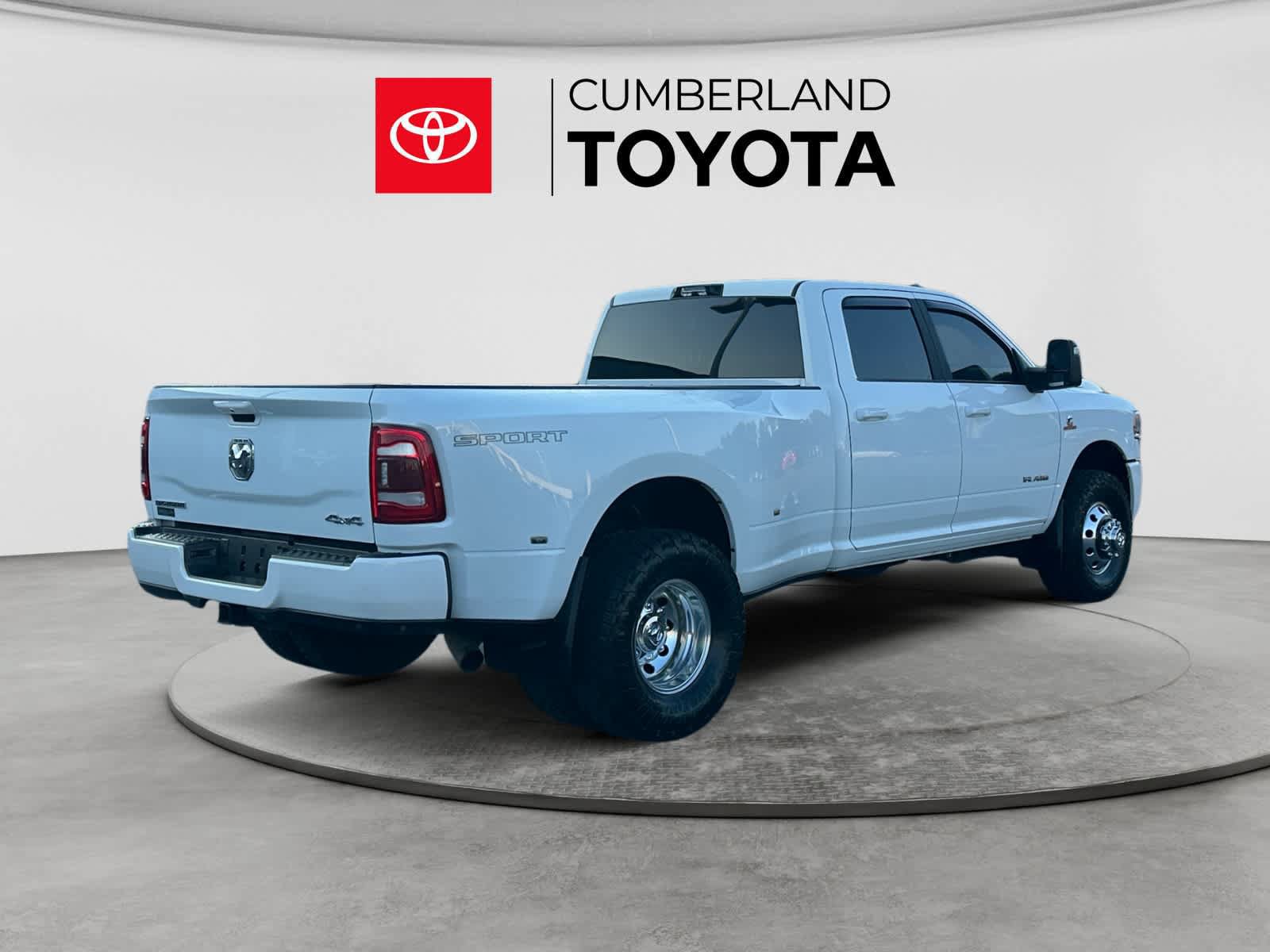 Used 2024 RAM 3500 Big Horn w/ Sport Appearance Package AWD/4WD image 5