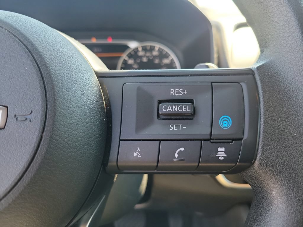 Used 2024 Nissan Rogue SV AWD/4WD image 26