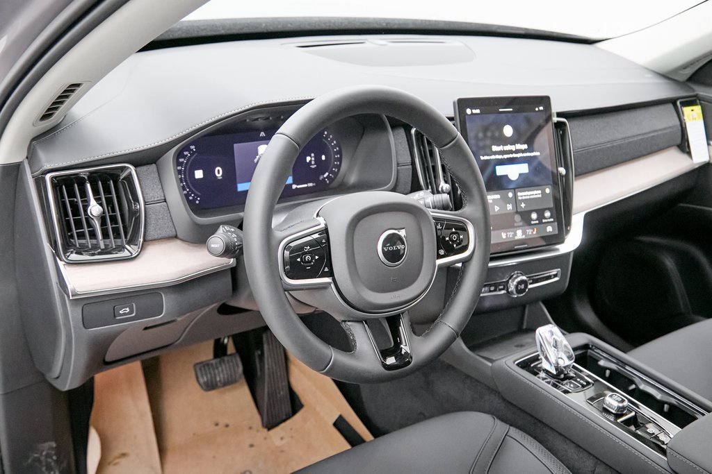 New 2026 Volvo XC90 B6 Core image 12