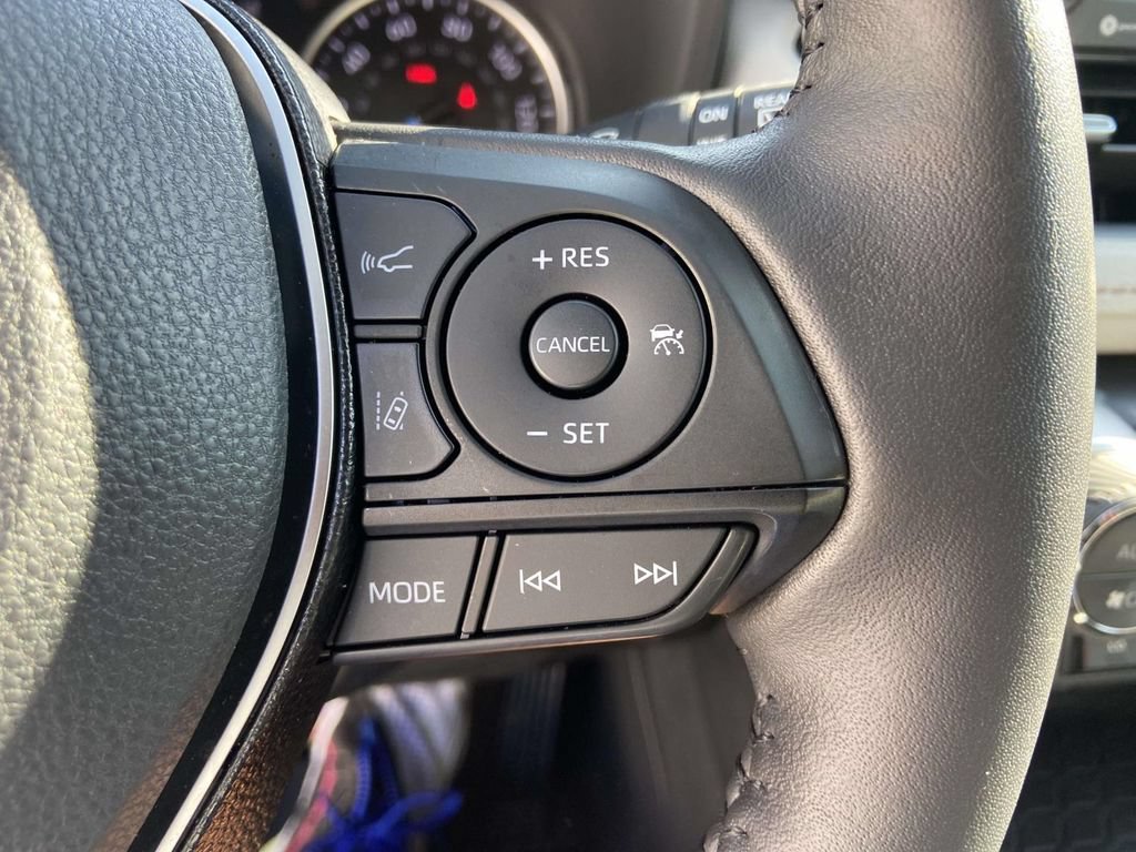 Used 2021 Toyota RAV4 XLE Premium AWD/4WD image 34