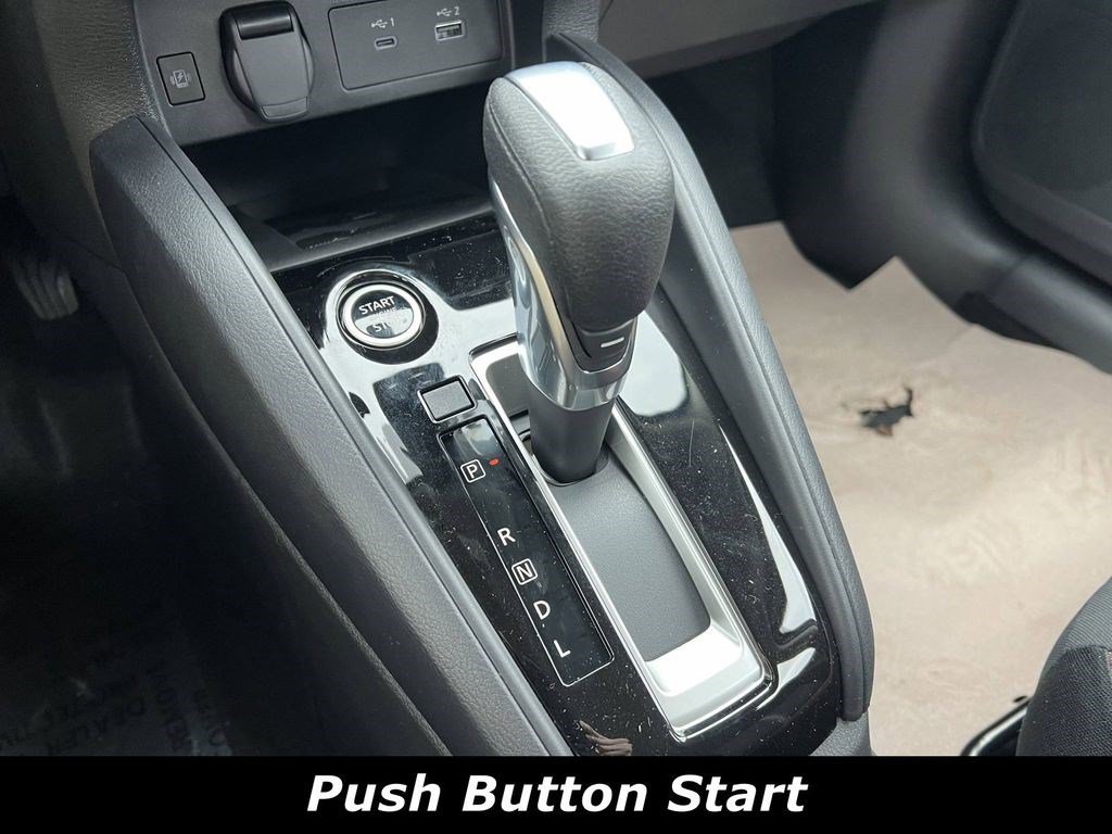 Certified 2025 Nissan Versa SR w/ Trunk Package FWD image 11