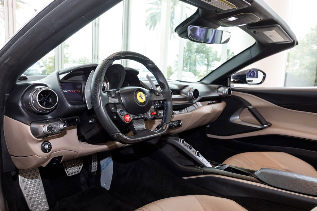 Used 2022 Ferrari 812 GTS RWD image 35