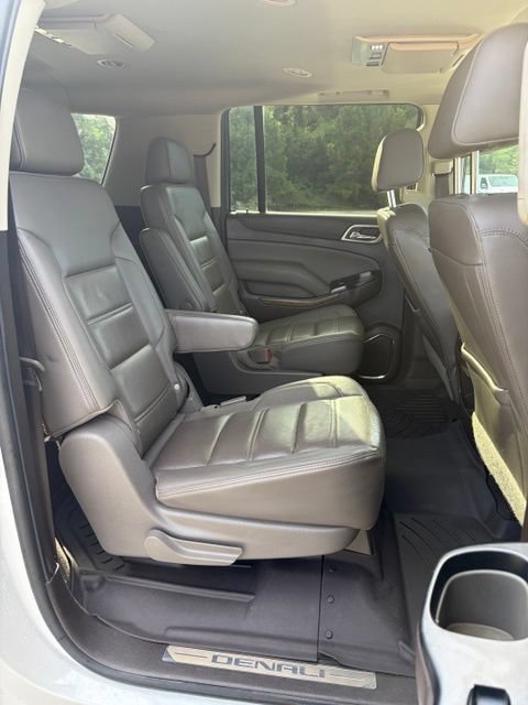 Used 2020 GMC Yukon XL Denali w/ Open Road Package RWD image 17