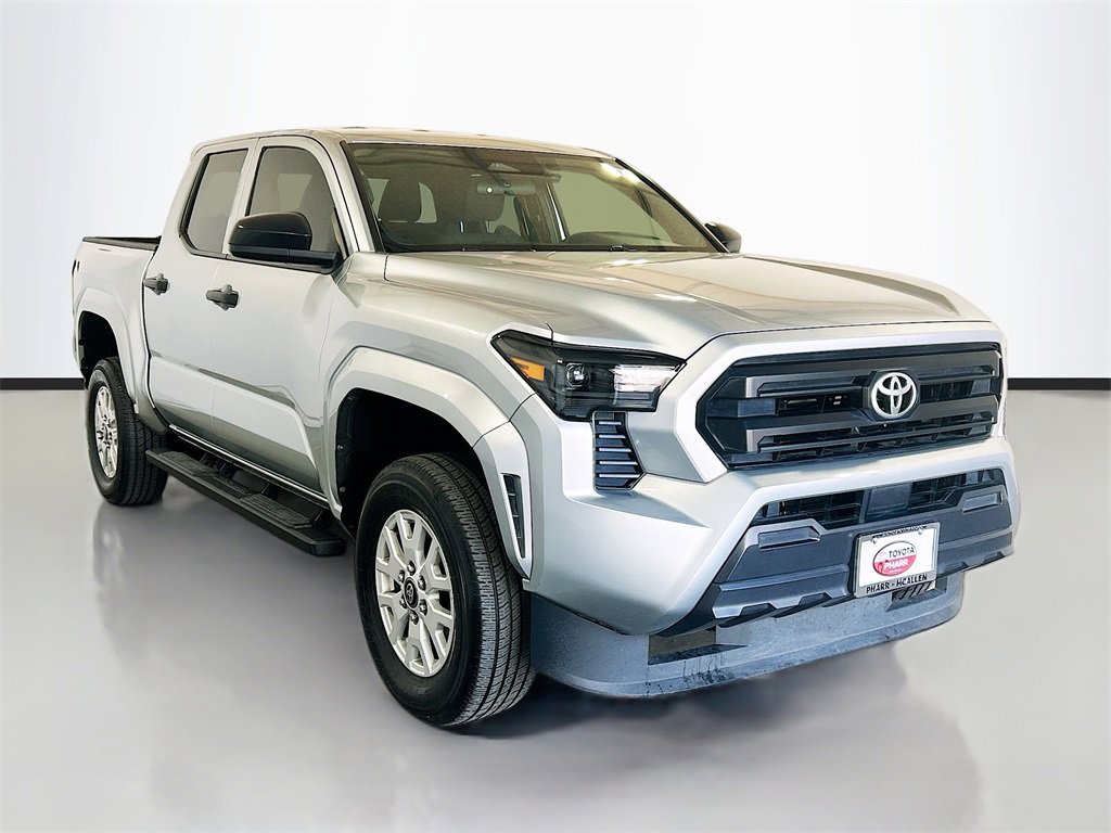 Used 2025 Toyota Tacoma SR image 3
