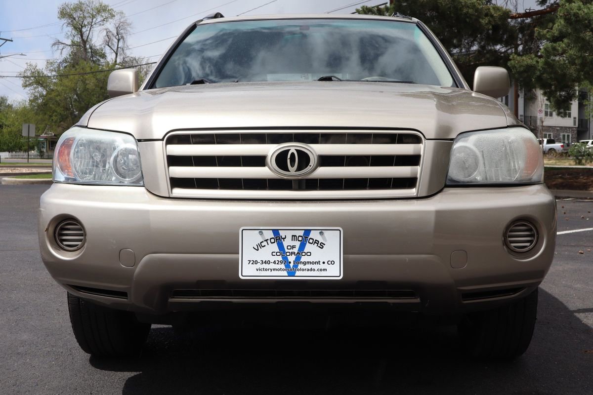 Used 2005 Toyota Highlander 2WD V6 w/ 3rd Row image 13