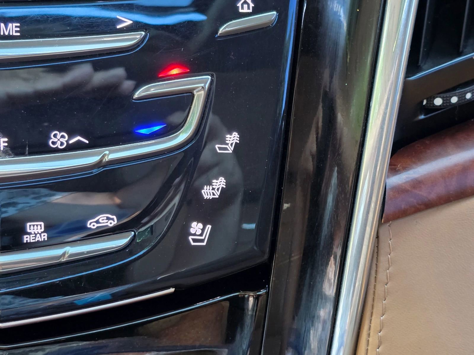 Used 2016 Cadillac Escalade ESV Platinum RWD image 16