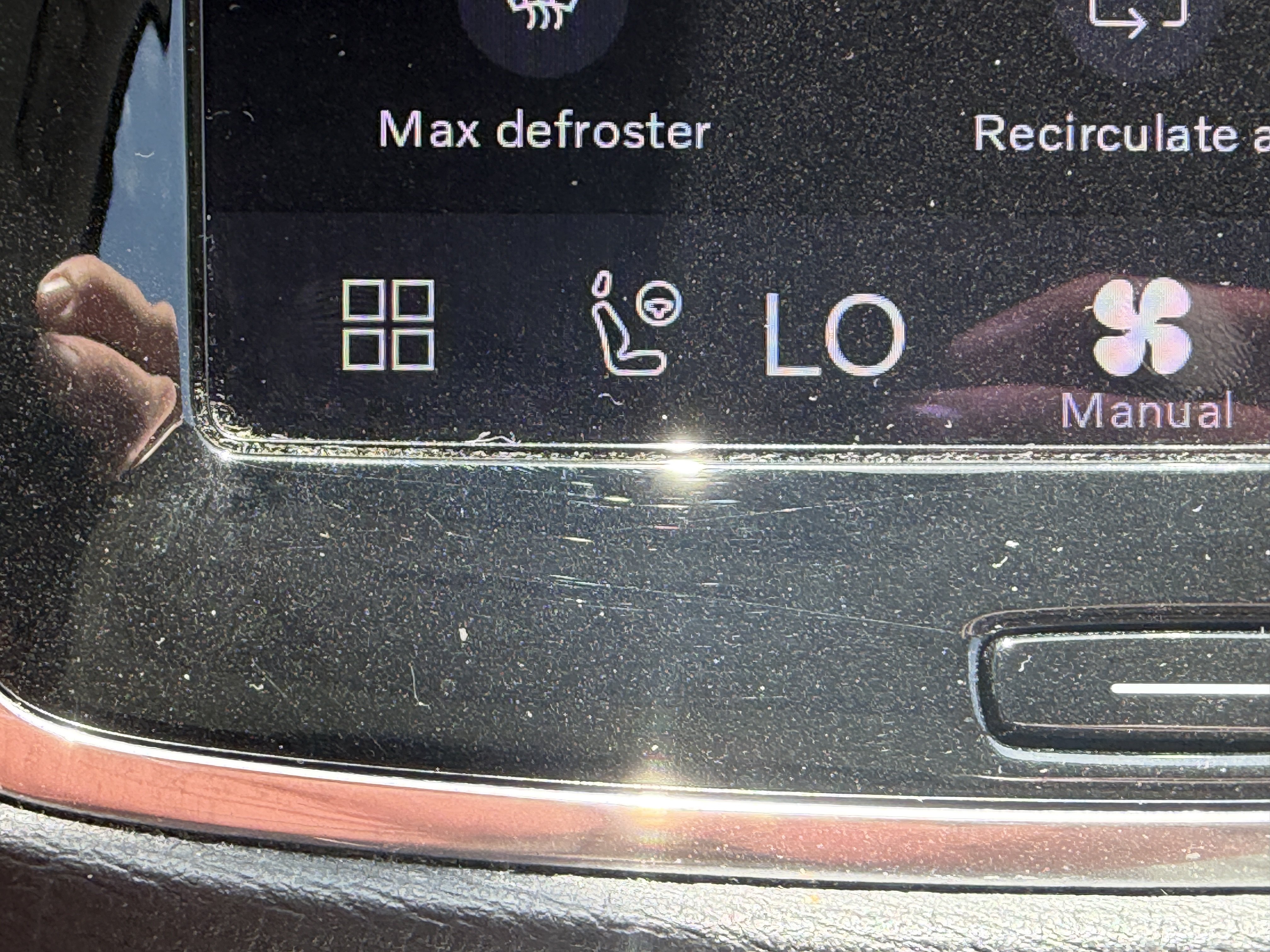 Certified 2024 Volvo XC90 B5 Plus w/ Protection Package Premier AWD/4WD image 25
