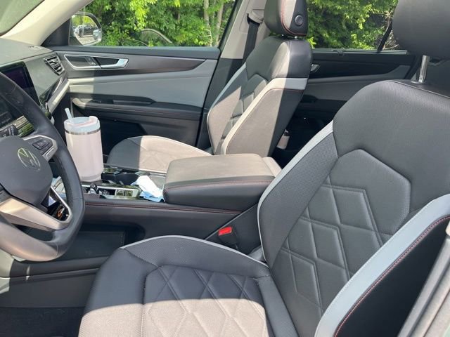 Used 2024 Volkswagen Atlas Peak Edition SE AWD/4WD image 12
