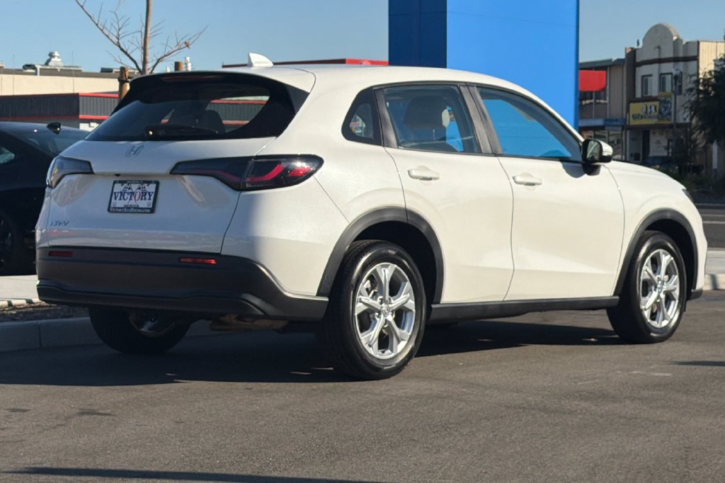 Certified 2024 Honda HR-V LX image 4