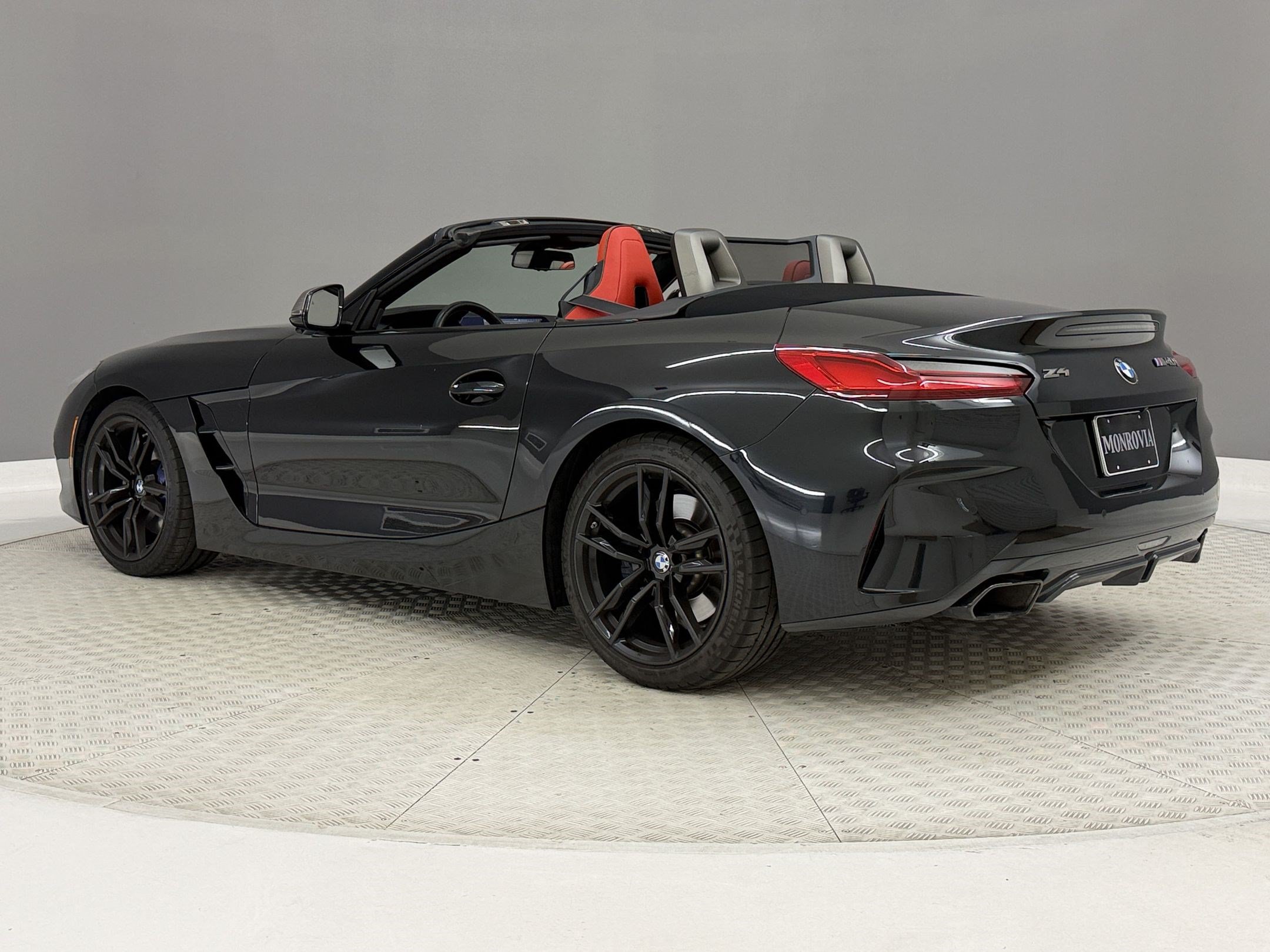 Used 2024 BMW Z4 M40i w/ Premium Package RWD image 3