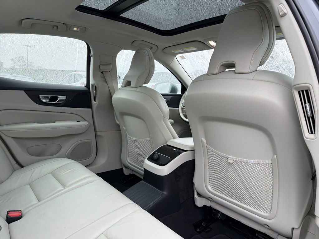 Used 2023 Volvo S60 T8 Plus image 17