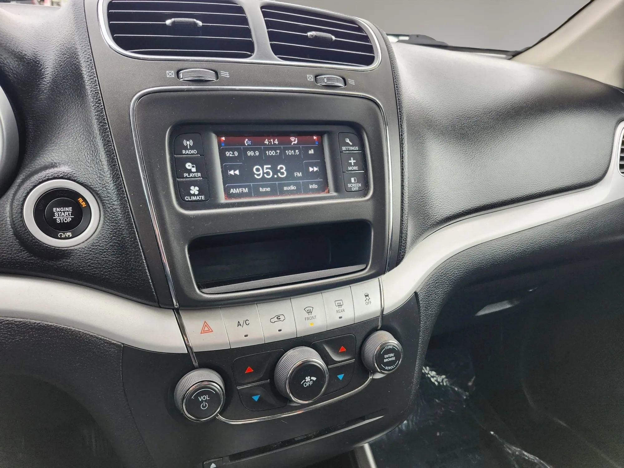 Used 2020 Dodge Journey SE w/ Blacktop Package image 18