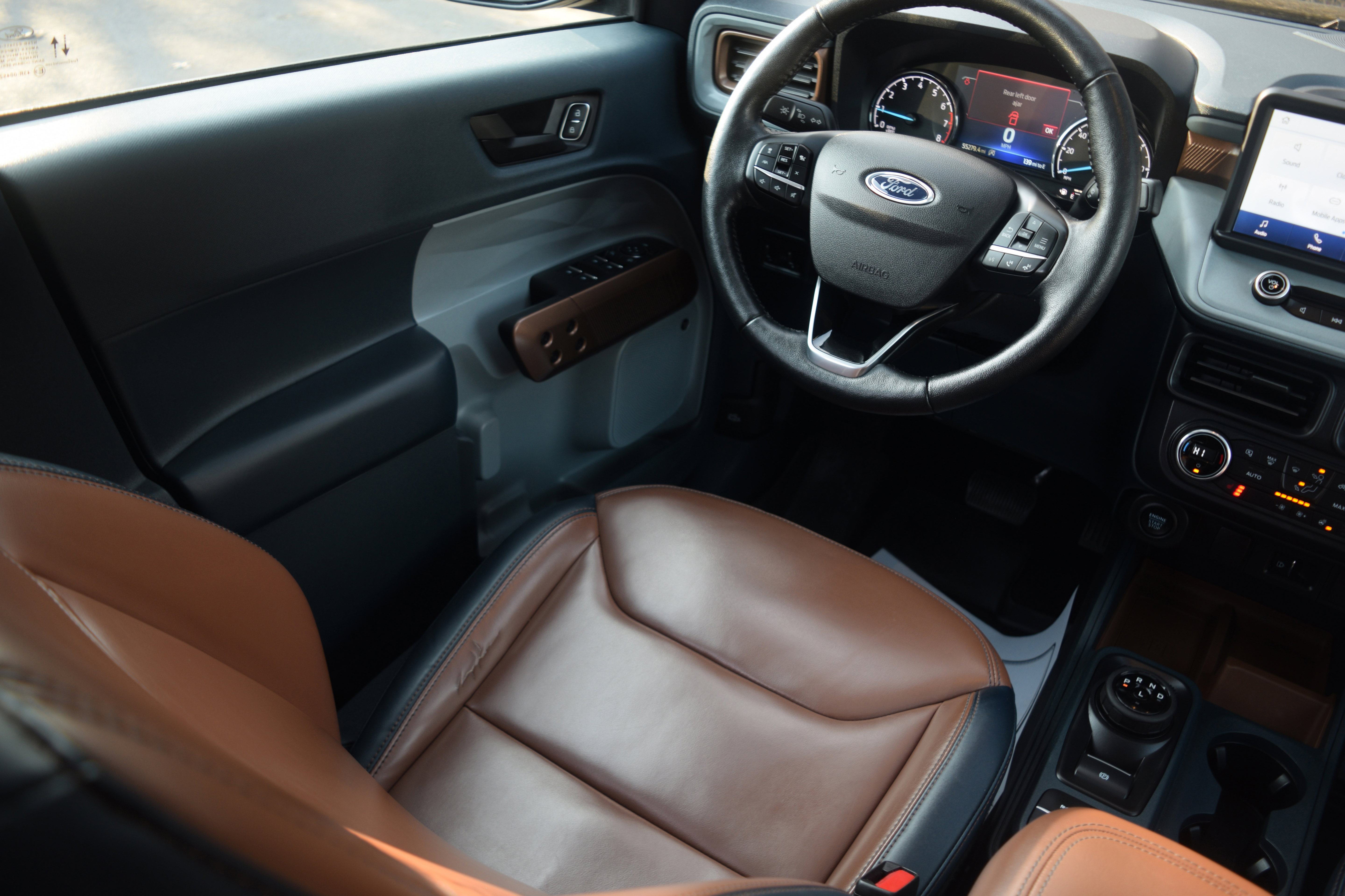 Used 2022 Ford Maverick Lariat w/ Lariat Luxury Package image 2