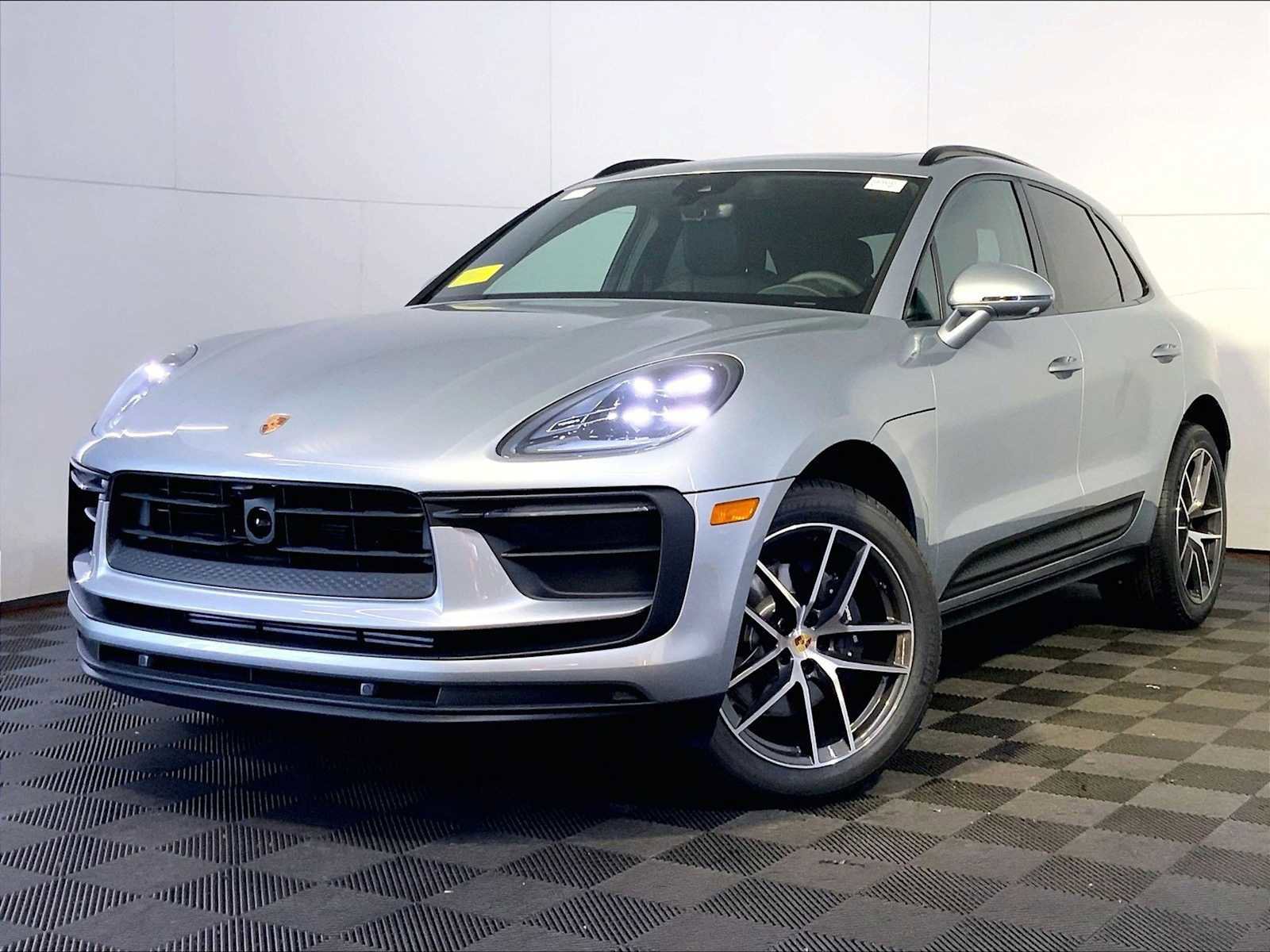 New 2026 Porsche Macan AWD/4WD image 1