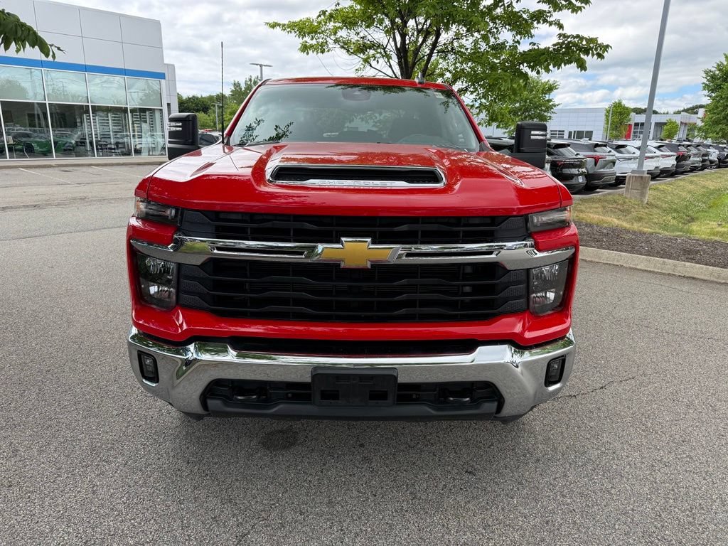 Used 2025 Chevrolet Silverado 2500 LT w/ Convenience Package AWD/4WD image 8