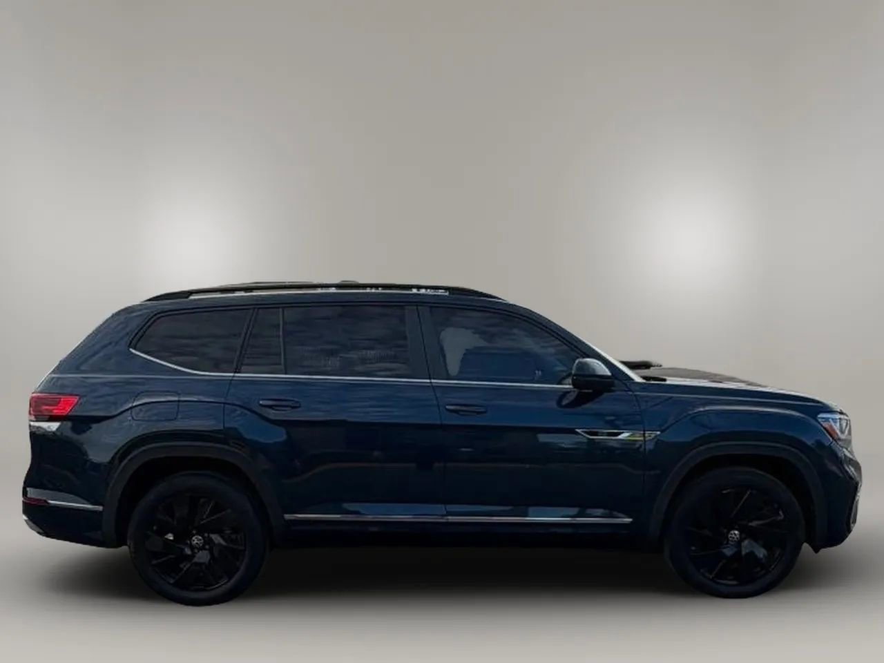 Used 2021 Volkswagen Atlas SE w/ Panoramic Sunroof Package FWD image 7