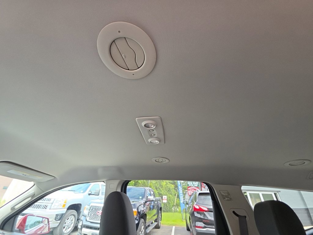Used 2011 Chevrolet Traverse LT w/ Personal Connectivity Package AWD/4WD image 26