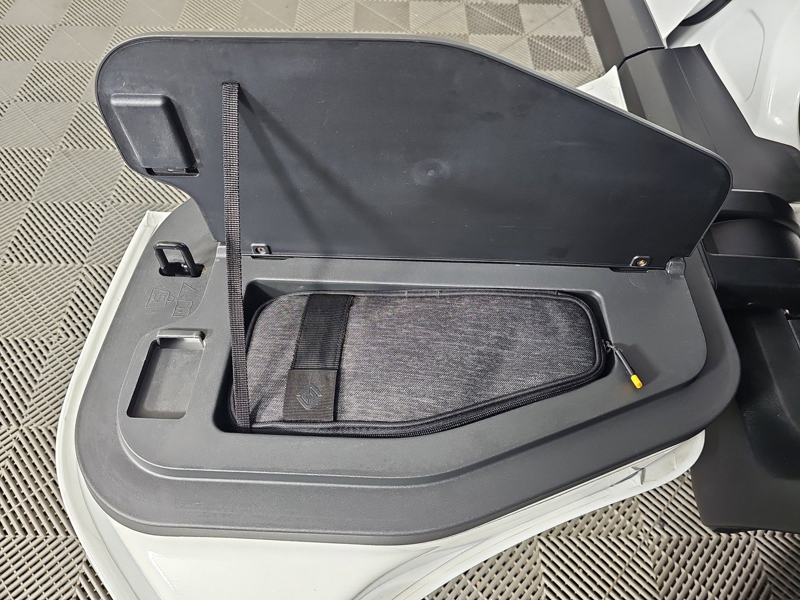 Used 2022 Rivian R1T Launch Edition image 32