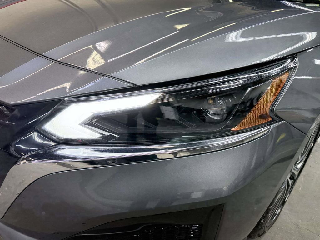 Used 2025 Nissan Altima 2.5 SV w/ SV Premium Package FWD image 9