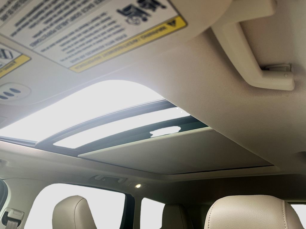 Used 2018 Ford Escape Titanium w/ Ford Safe & Smart Package FWD image 21