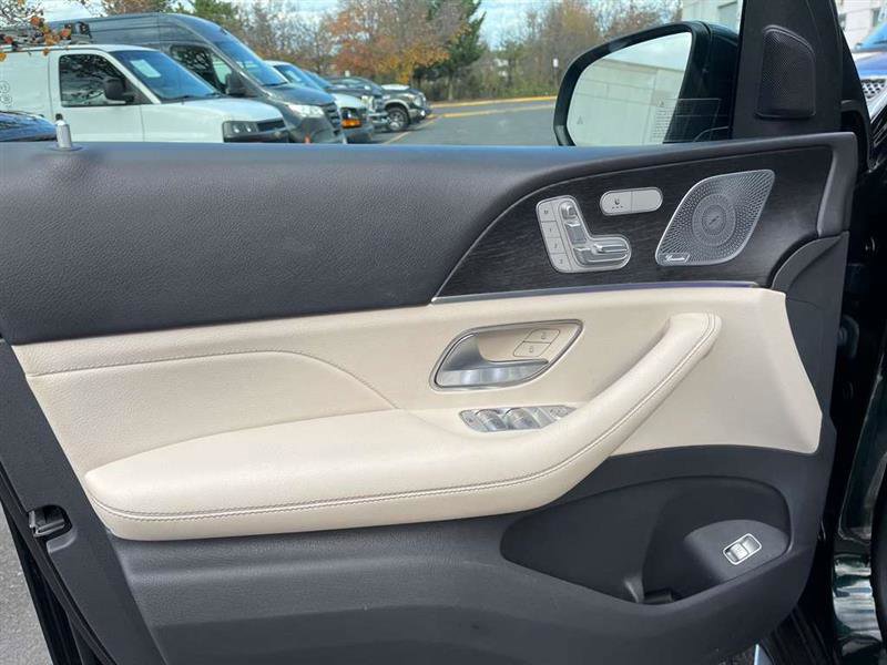 Used 2020 Mercedes-Benz GLE 350 4MATIC w/ Premium Package image 41