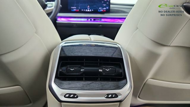 Used 2023 BMW 740i w/ Parking Assistance Package image 52