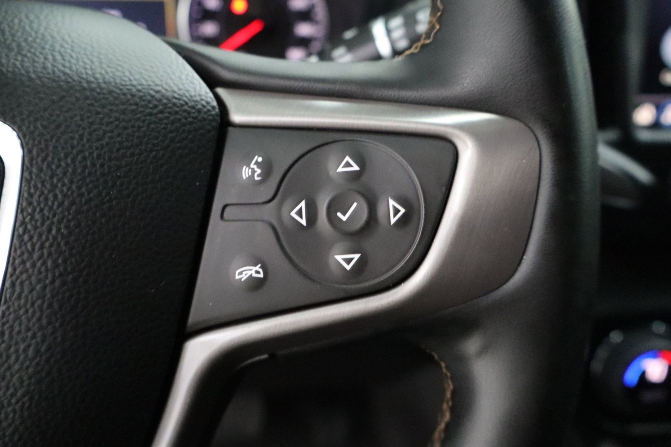 Used 2024 GMC Terrain AT4 w/ Tech Package image 17