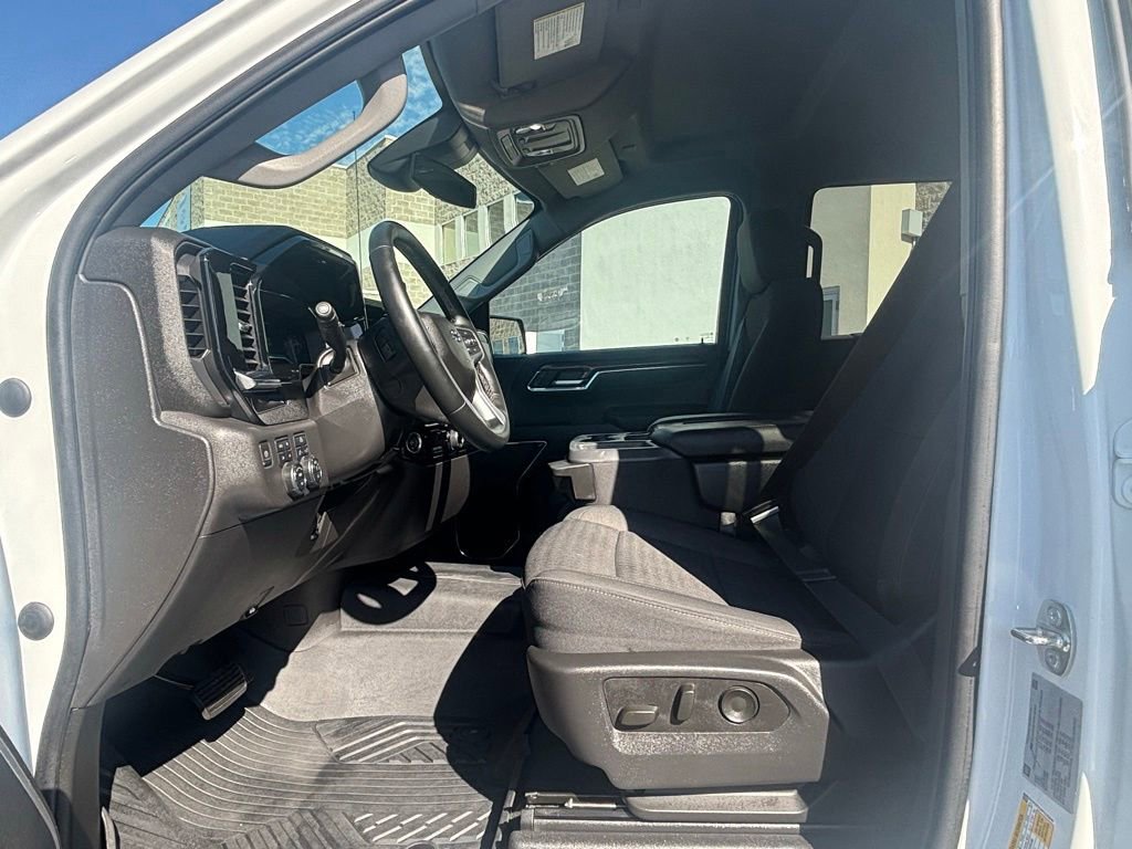 Used 2023 Chevrolet Silverado 1500 LT Trail Boss w/ Protection Package AWD/4WD image 11