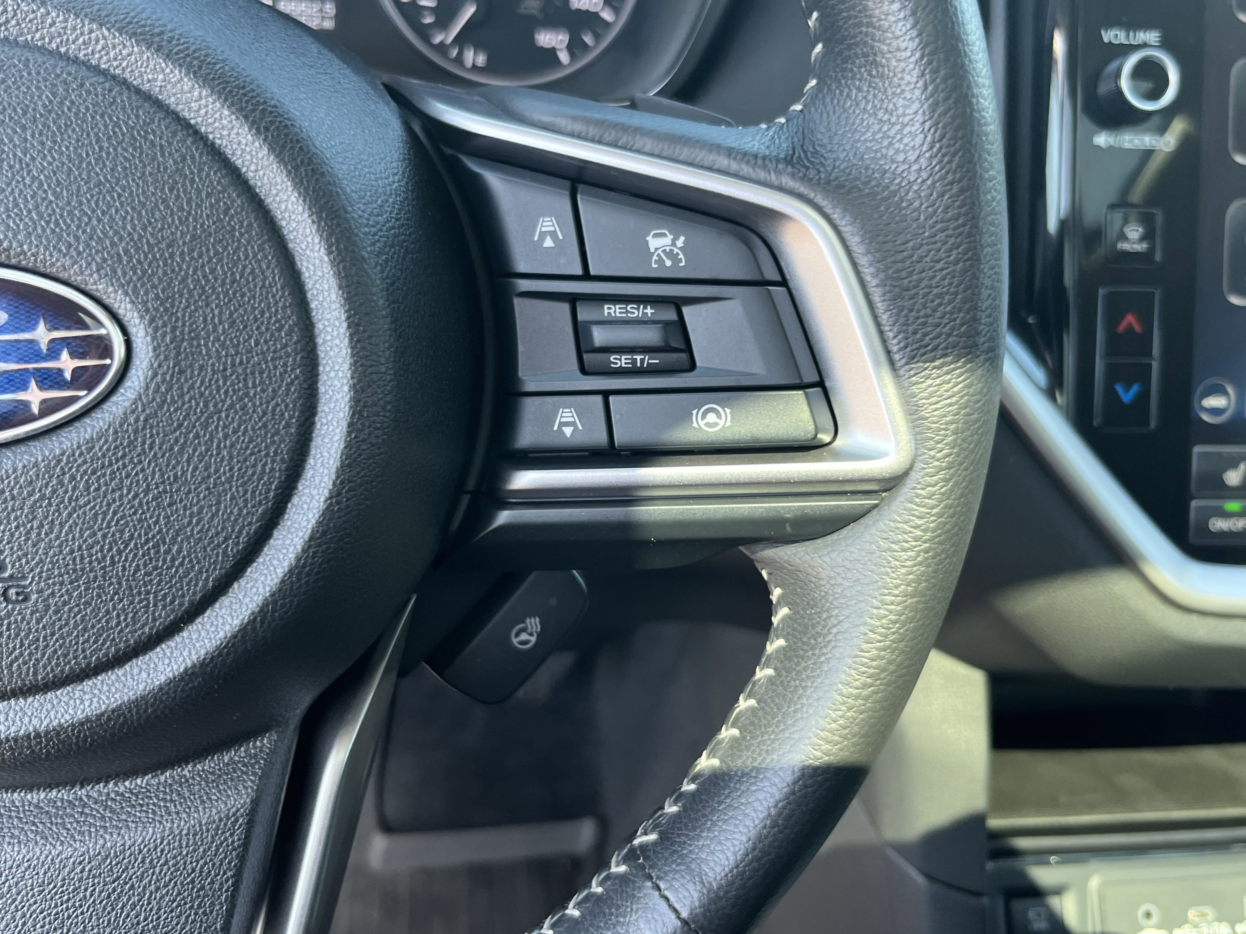 Used 2024 Subaru Ascent Limited w/ Technology Package AWD/4WD image 23