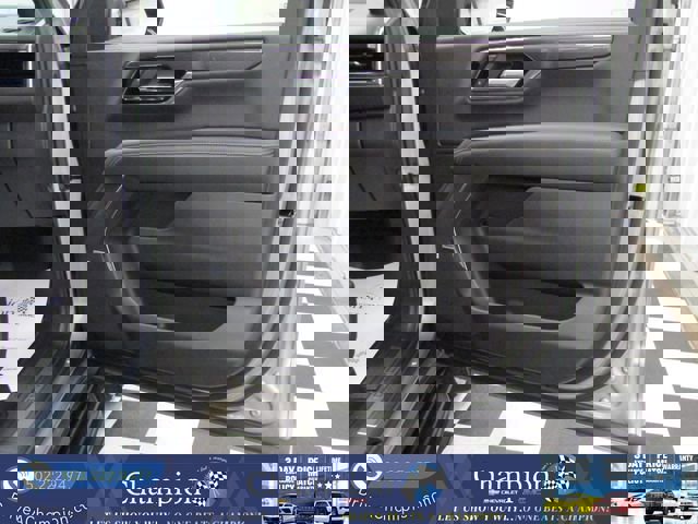 Used 2025 GMC Yukon Elevation w/ LPO, Yukon Black Package image 44