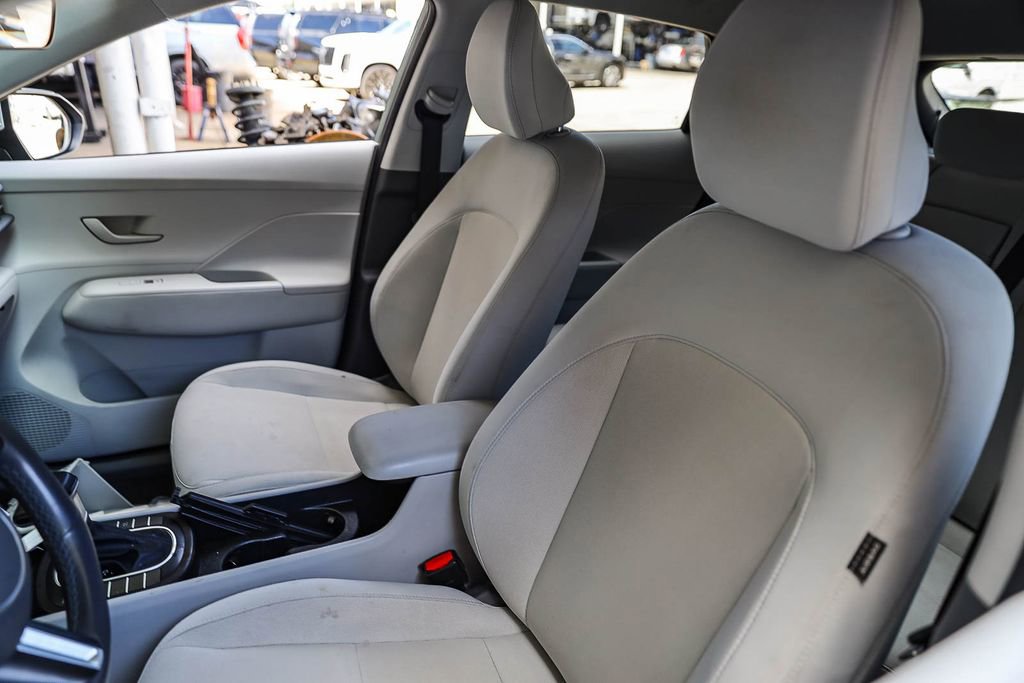 Certified 2024 Hyundai Kona SEL FWD image 7