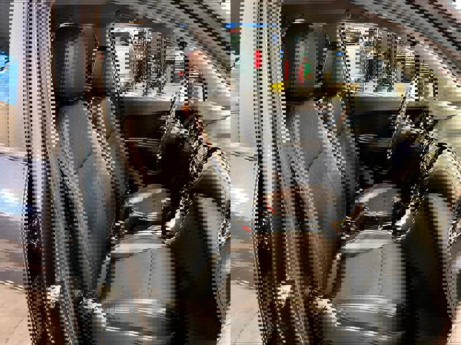 Used 2022 Chevrolet Trax LT w/ LT Convenience Package image 11