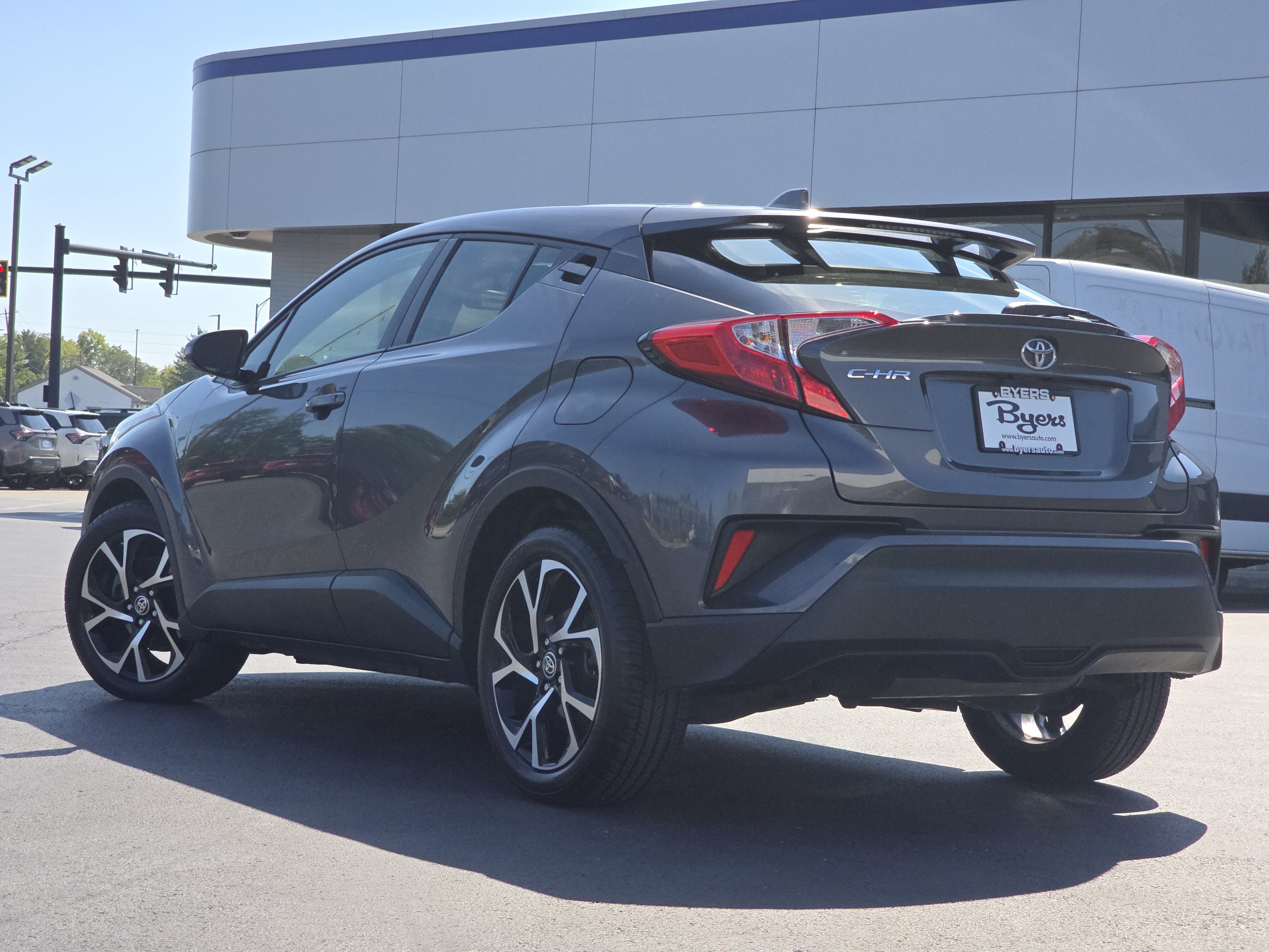 Used 2020 Toyota C-HR XLE FWD image 5