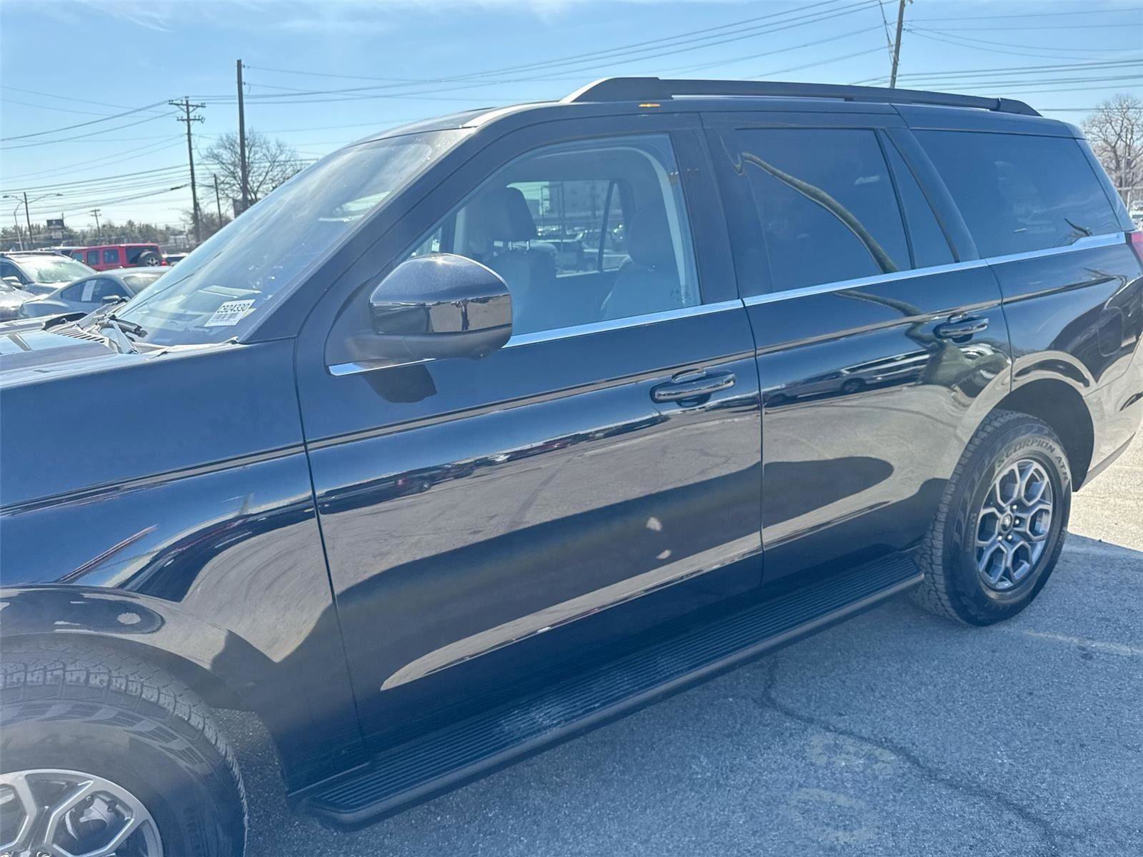 Certified 2025 Ford Expedition Active image 31